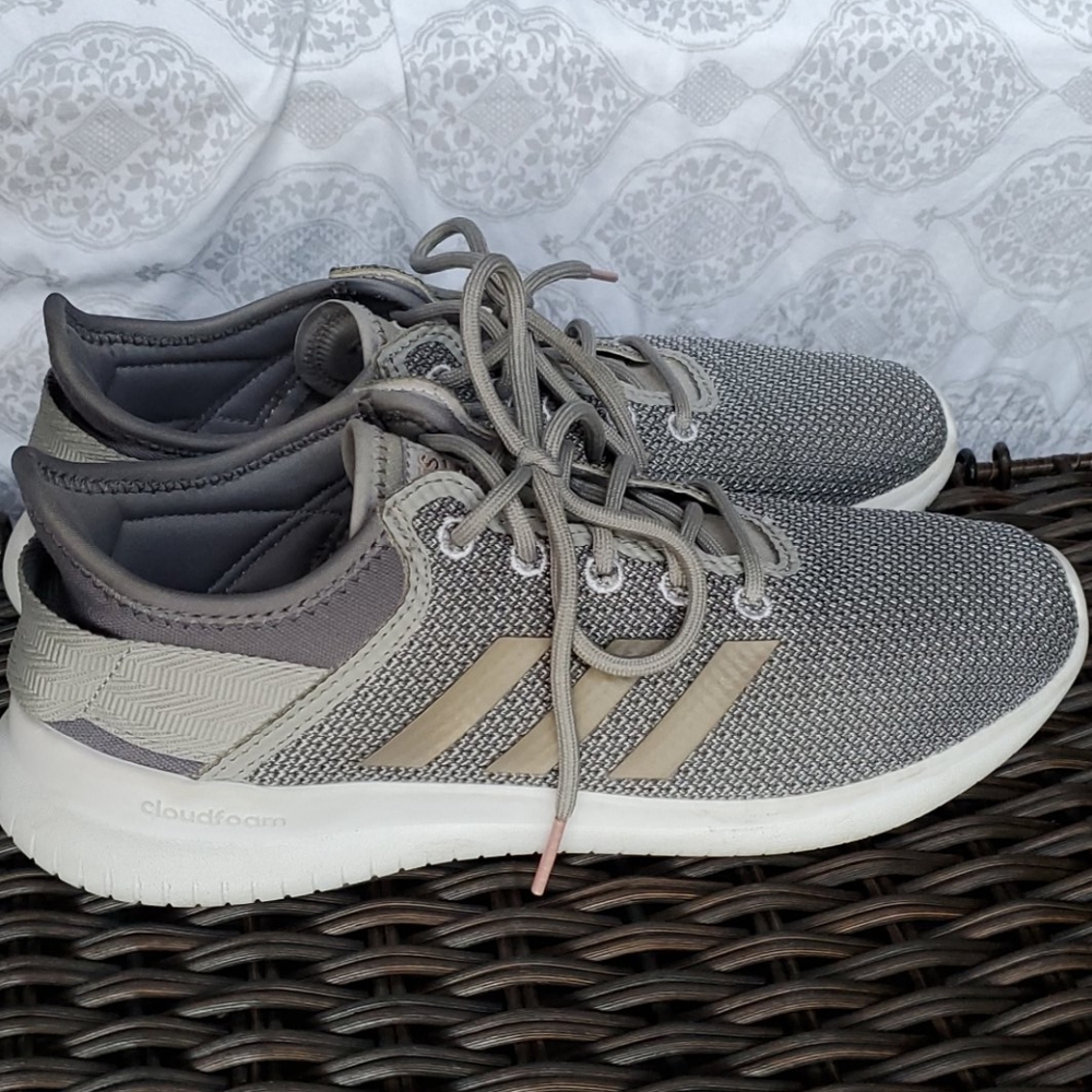 Adidas Running Shoes Size 7.5